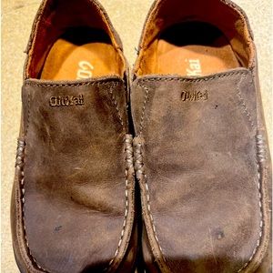 NWOT Boys Olukai Moloa genuine leather slip on casual shoes sz 12 US or 30 EU.